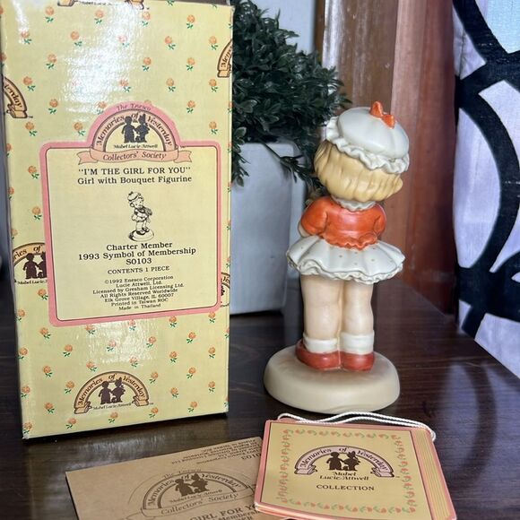 Memories of Yesterday Figurine  "I'm The girl For You" (Retired) - Picture 8 of 9